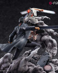 Chainsaw Man Statue Super Situation Figure Chainsaw Man vs. Samurai Sword 26 cm