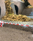 Original Character 1/80 Plastic Model Kit 1/80 Railway Crossing (Red×White) 5 cm