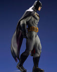 DC Comics ARTFX PVC Statue 1/6 Batman (Batman: Last Knight on Earth) 30 cm