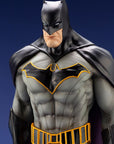 DC Comics ARTFX PVC Statue 1/6 Batman (Batman: Last Knight on Earth) 30 cm