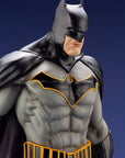 DC Comics ARTFX PVC Statue 1/6 Batman (Batman: Last Knight on Earth) 30 cm
