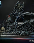 Aliens Premium Masterline Series Statue Queen Alien Battle Diorama 71 cm