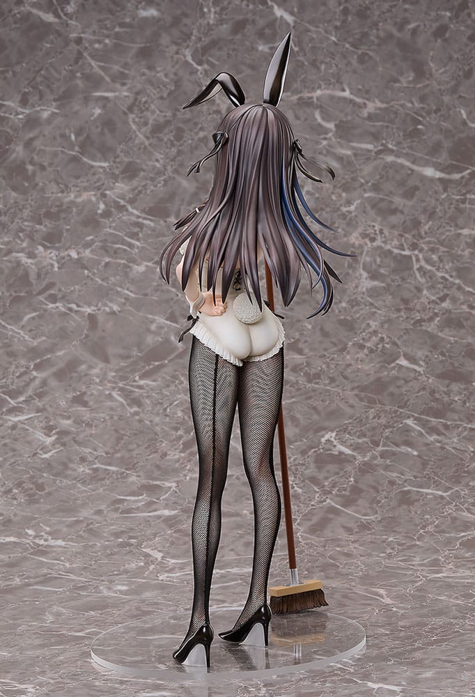 I May Be a Guild Receptionist, But I&#39;ll Solo Any Boss to Clock Out on Time PVC Statue 1/4 Alina Clover: Bunny Ver. 44 cm