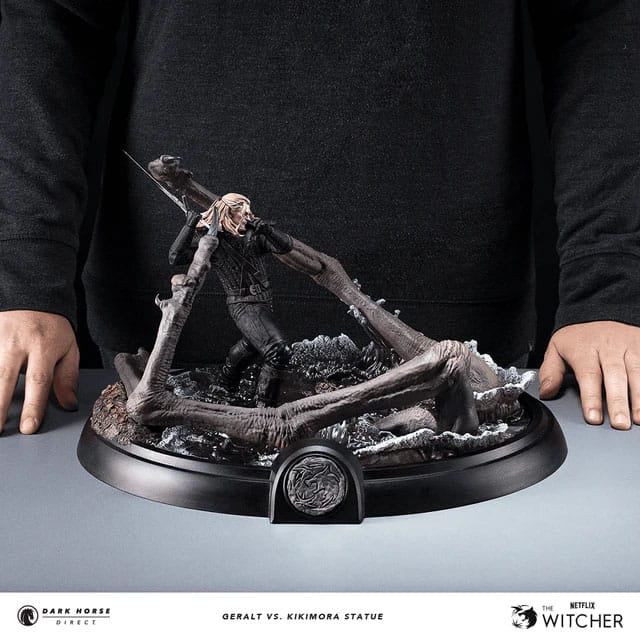 The Witcher 3 Statue Geralt vs. Kikimora 21 cm