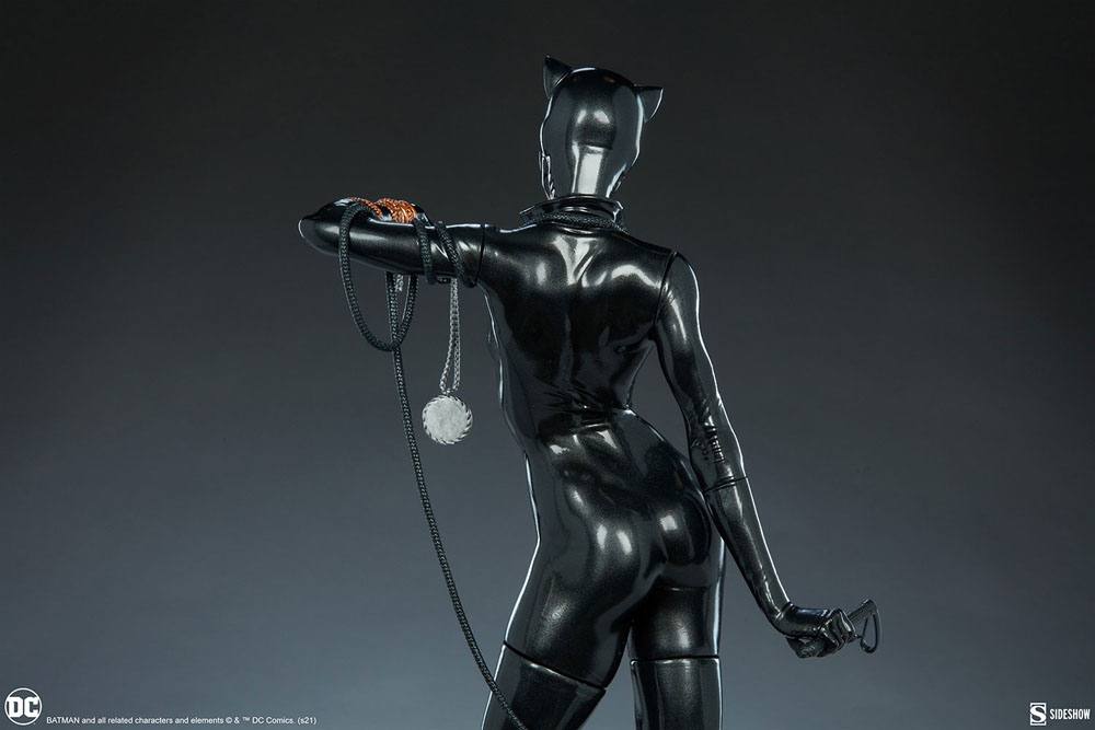 DC Comics Premium Format Figure Catwoman 53 cm