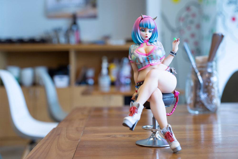 Sculptor Original PVC Statue Katie Moon&#39;s Trick or Treat by Yoshiki Fujimoto 19 cm