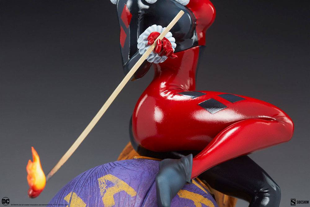 DC Comics Diorama Harley Quinn and The Joker 35 cm