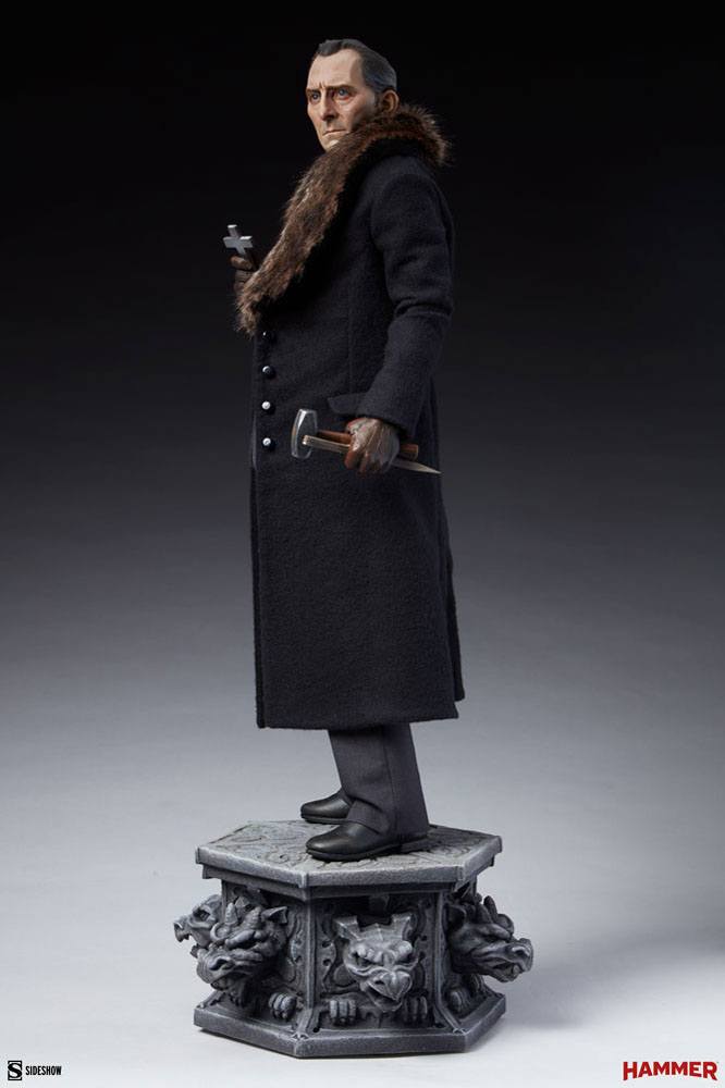 Dracula Premium Format Statue Van Helsing (Peter Cushing) 55 cm