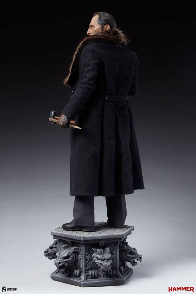 Dracula Premium Format Statue Van Helsing (Peter Cushing) 55 cm
