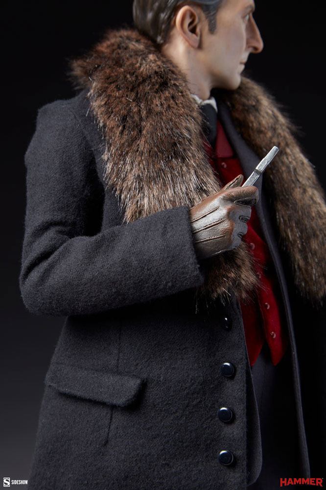 Dracula Premium Format Statue Van Helsing (Peter Cushing) 55 cm