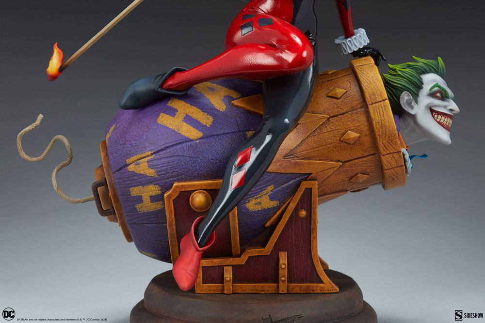 DC Comics Diorama Harley Quinn and The Joker 35 cm