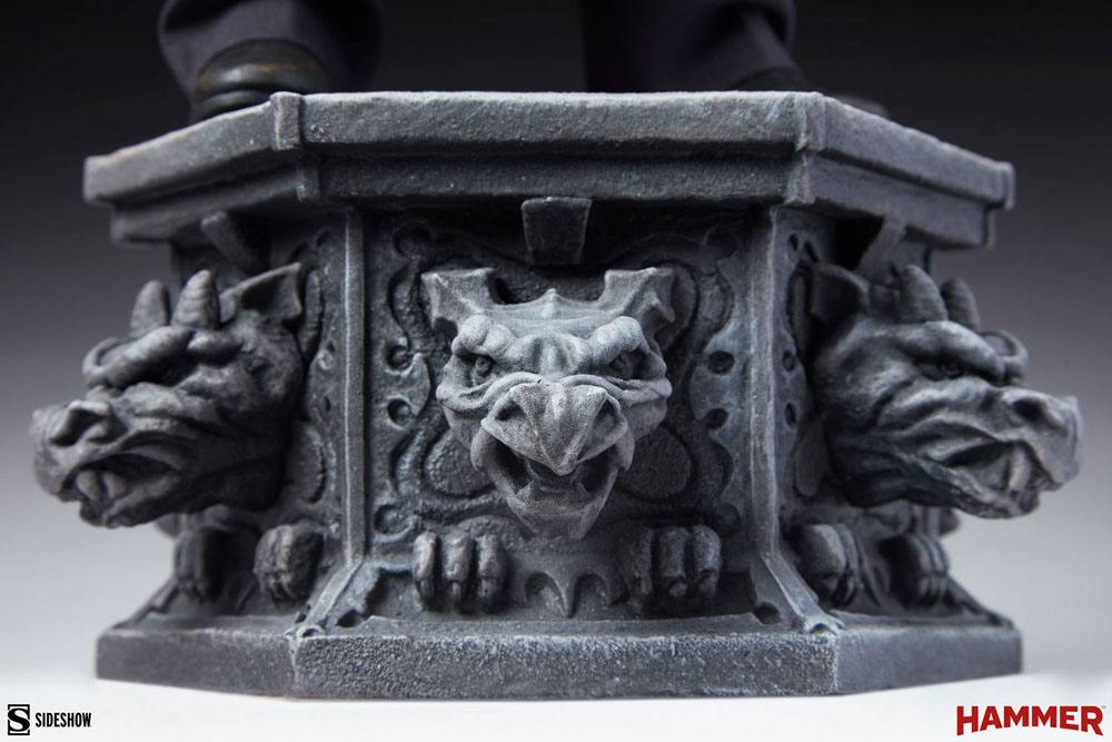 Dracula Premium Format Statue Van Helsing (Peter Cushing) 55 cm