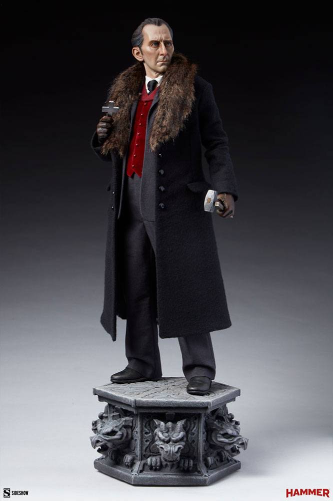 Dracula Premium Format Statue Van Helsing (Peter Cushing) 55 cm