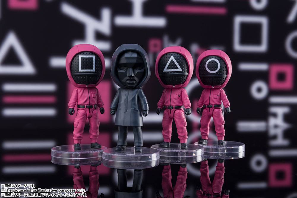 Squid Game Figuarts mini Action Figure Masked Soldier 9 cm