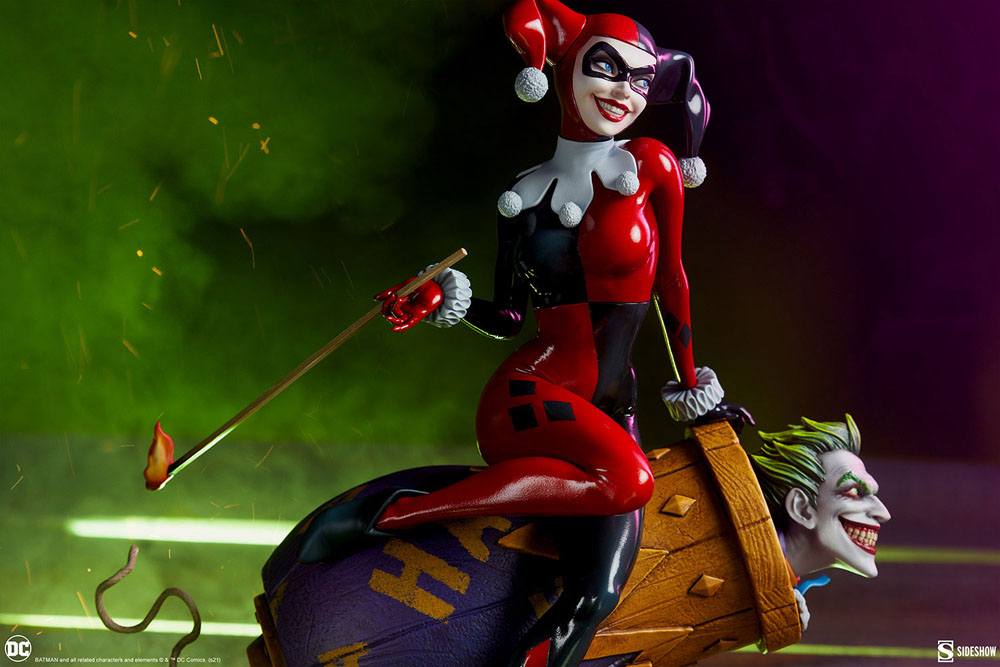 DC Comics Diorama Harley Quinn and The Joker 35 cm