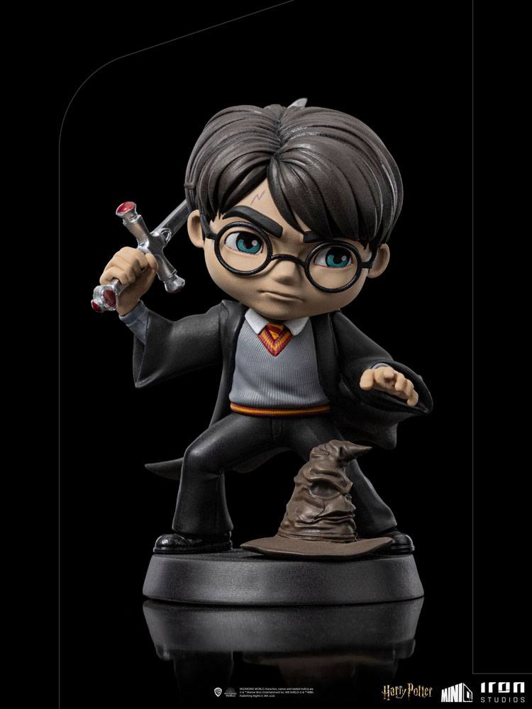 Harry Potter Mini Co. PVC Figure Harry Potter with Sword of Gryffindor 14 cm