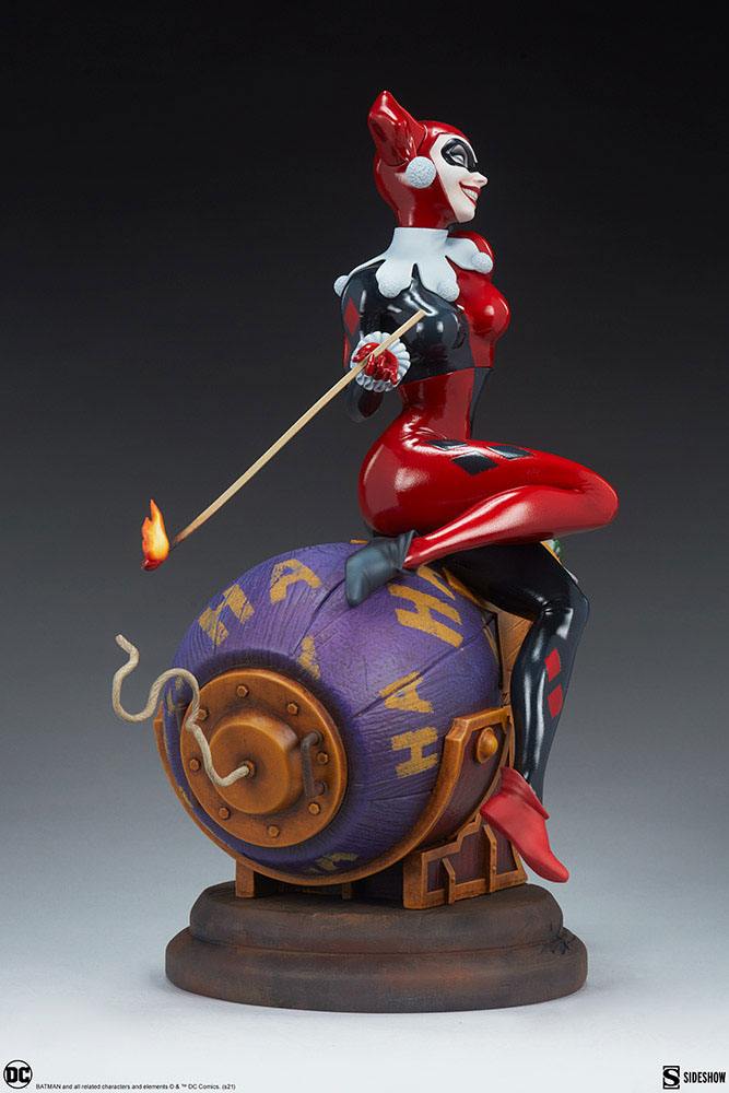 DC Comics Diorama Harley Quinn and The Joker 35 cm