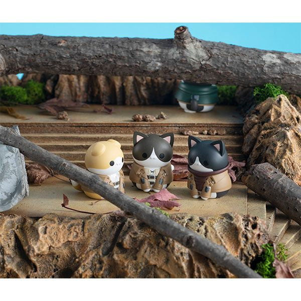 Attack on Titan Mega Cat Project Trading Figure 3 cm Gathering Scout Regiment danyan! Assortment (8)