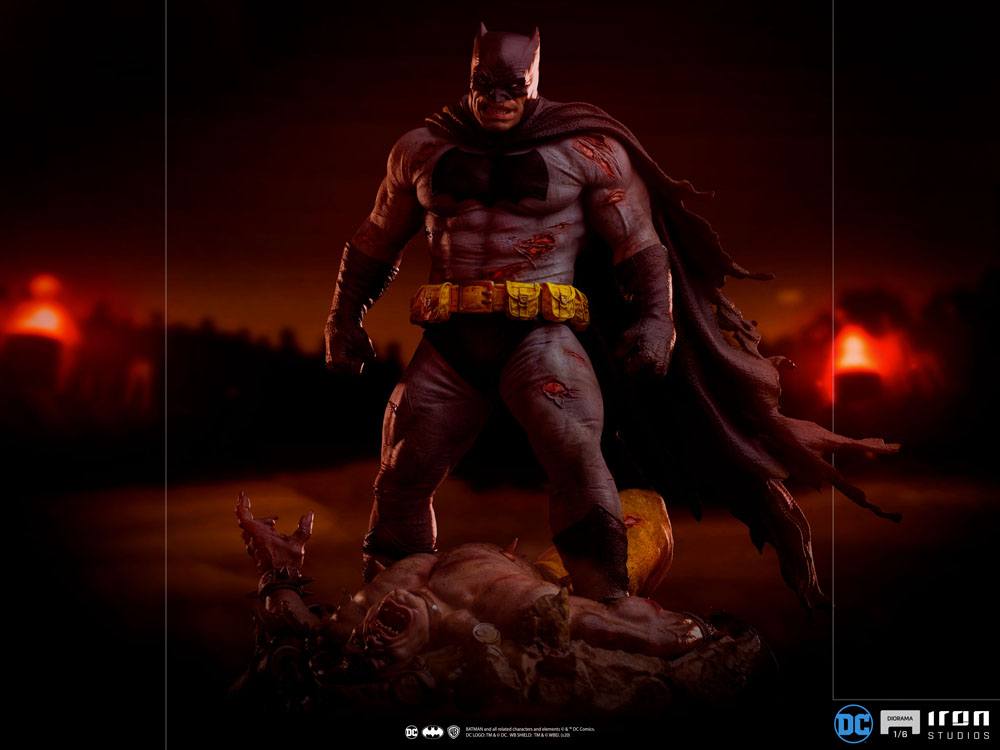 Batman: The Dark Knight Returns Diorama 1/6 Batman 38 cm