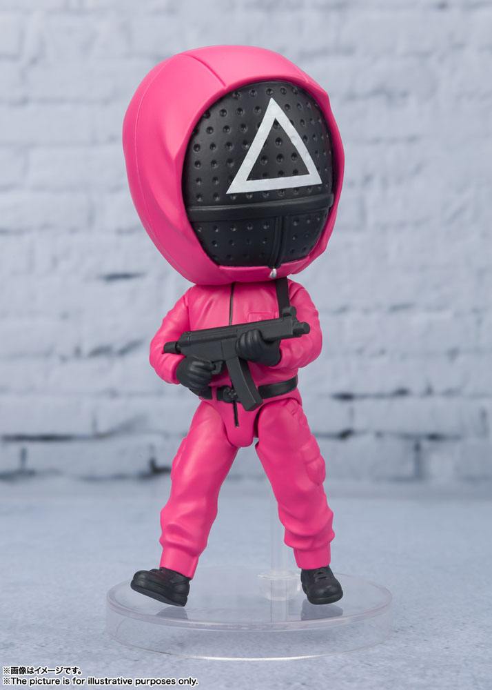 Squid Game Figuarts mini Action Figure Masked Soldier 9 cm