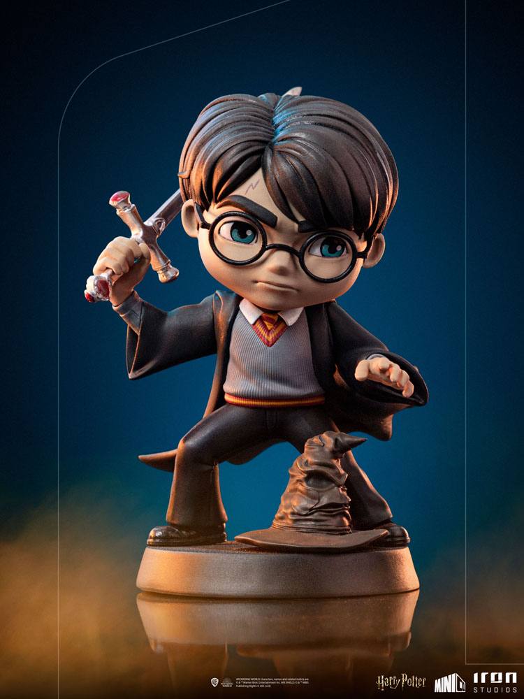 Harry Potter Mini Co. PVC Figure Harry Potter with Sword of Gryffindor 14 cm