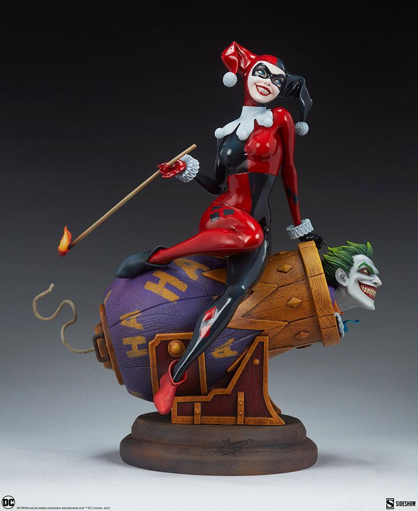DC Comics Diorama Harley Quinn and The Joker 35 cm