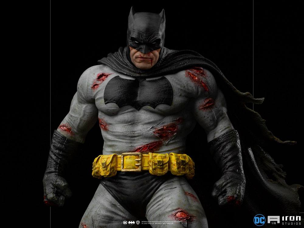 Batman: The Dark Knight Returns Diorama 1/6 Batman 38 cm