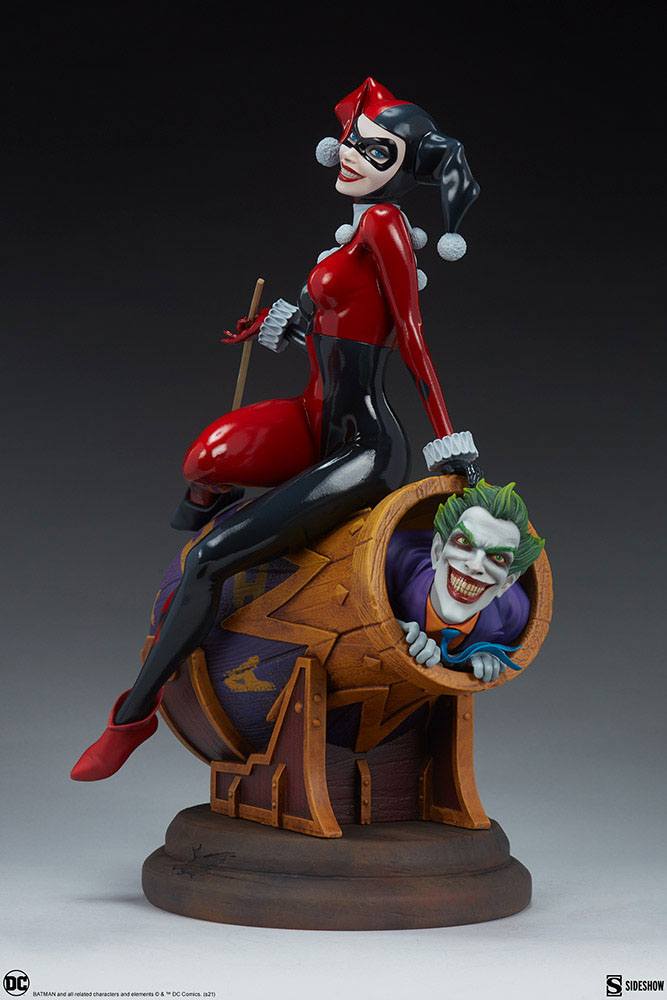 DC Comics Diorama Harley Quinn and The Joker 35 cm