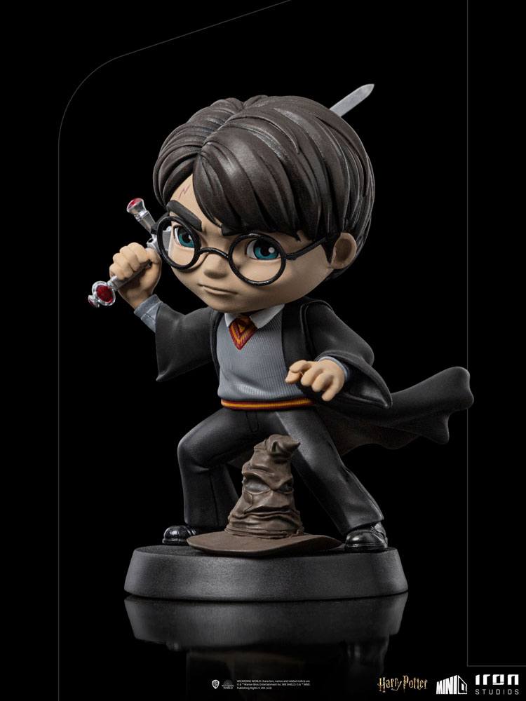 Harry Potter Mini Co. PVC Figure Harry Potter with Sword of Gryffindor 14 cm