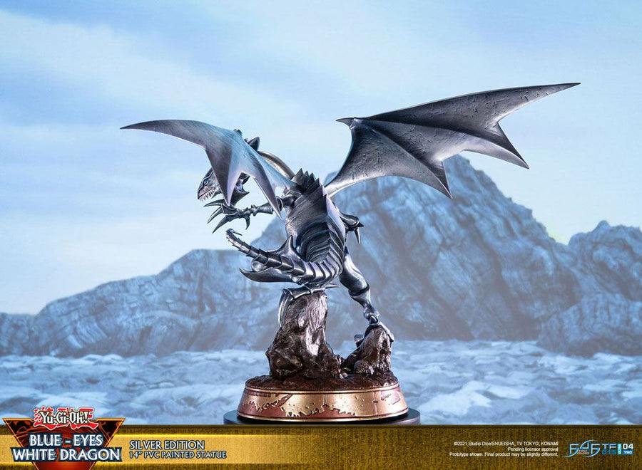 Yu-Gi-Oh! - Blue-Eyes White Dragon Silver Edition 35 cm
